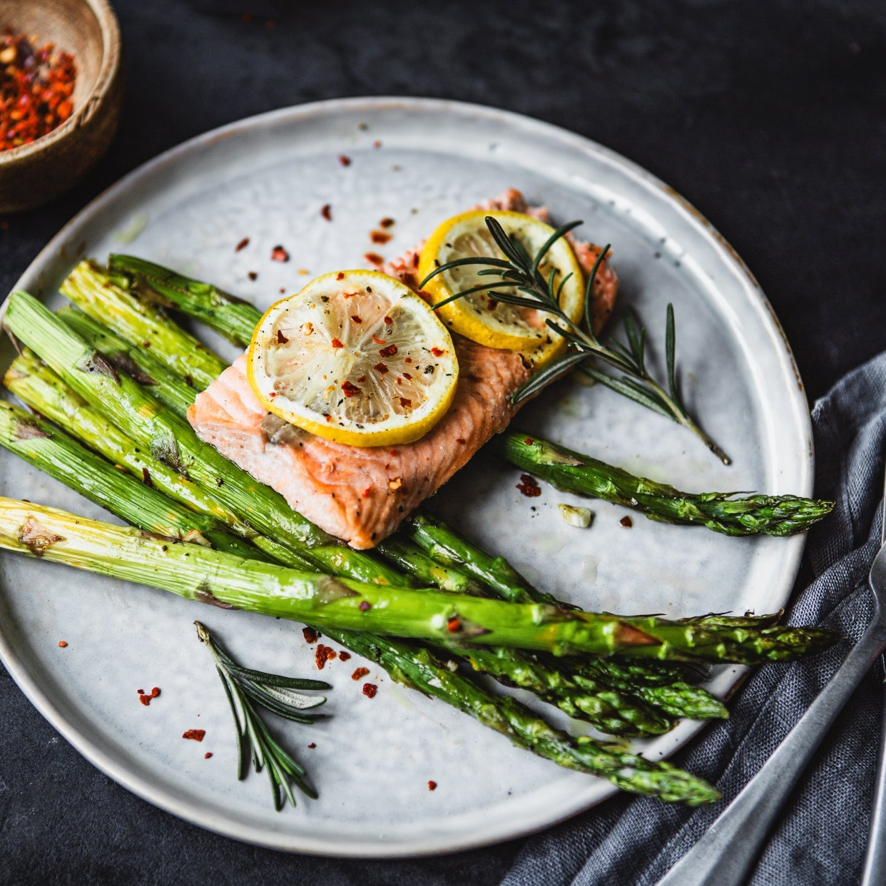 followfood Wildlachs und Gruner Spargel aus dem Ofen Produktbild